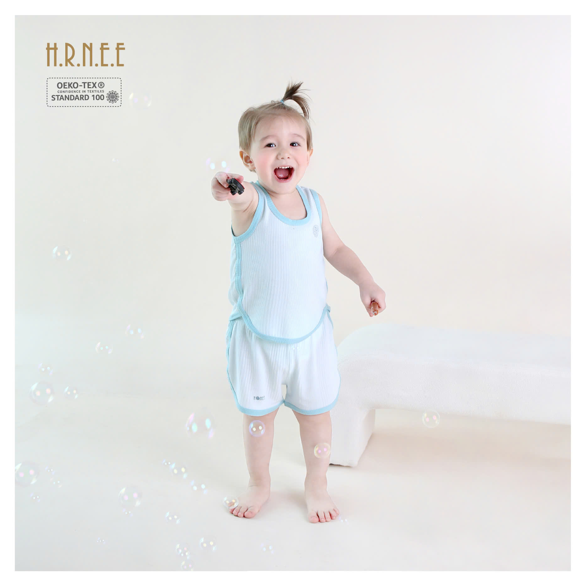 z5704455689095_ee993f19e362e5c1ca4ea9d2c90a4bb4 kids wearing a tank top set